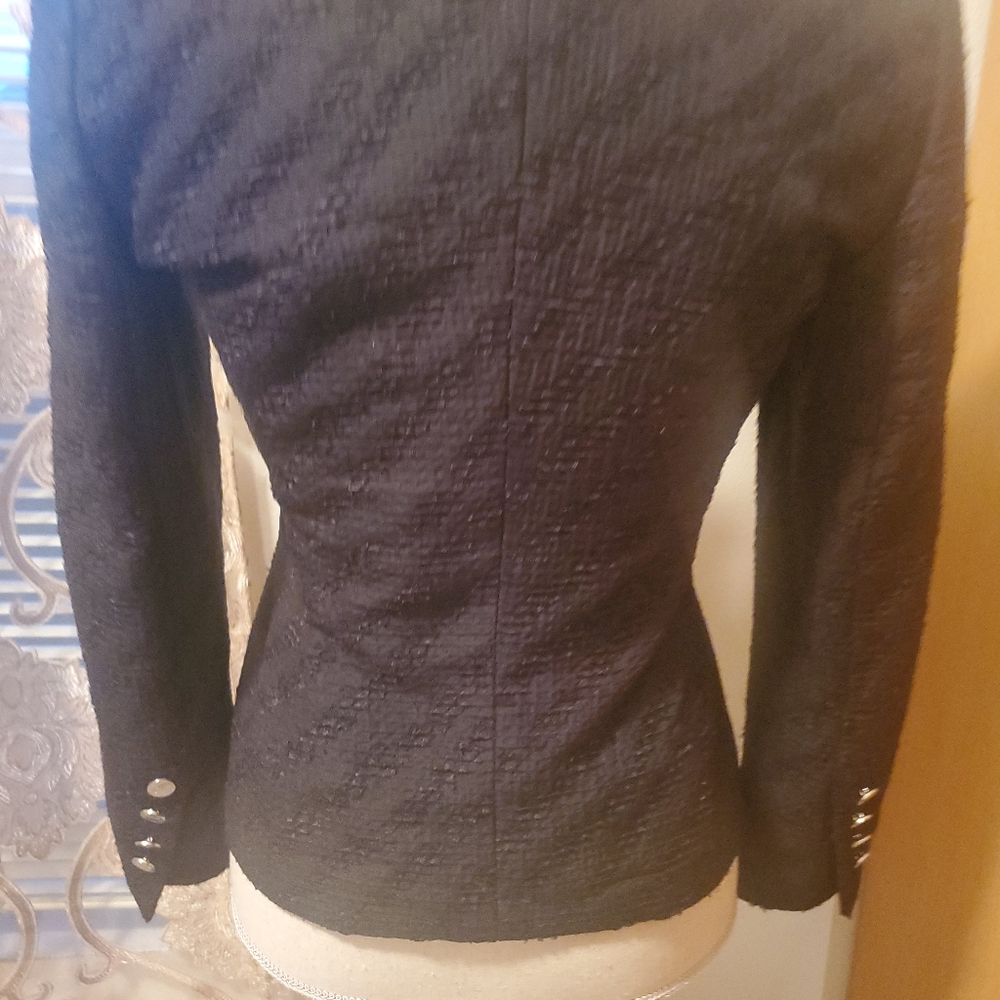 Blazer - Picture 2 of 8